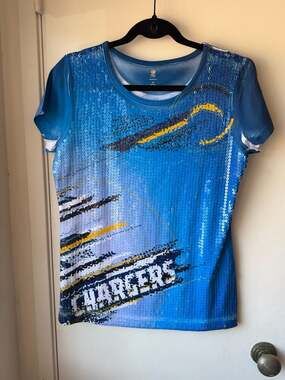 NFL Pro Line LA Chargers Women's Graphic T-Shirt Medium Blue Sequin
